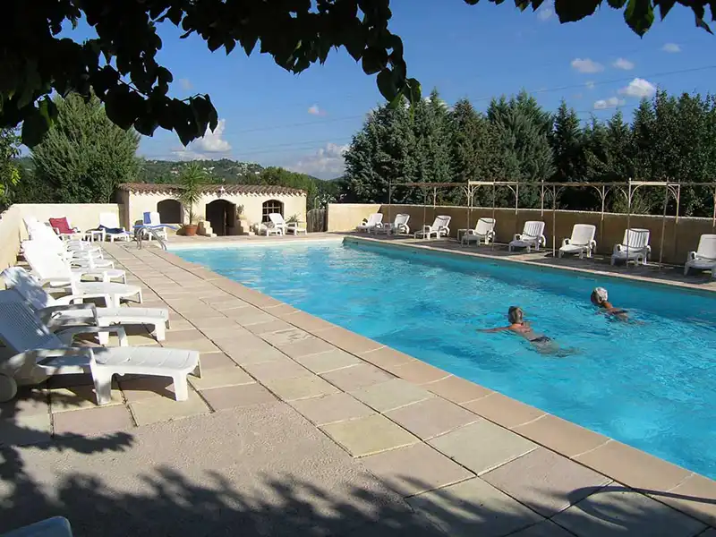 piscine gîte dans le Luberon