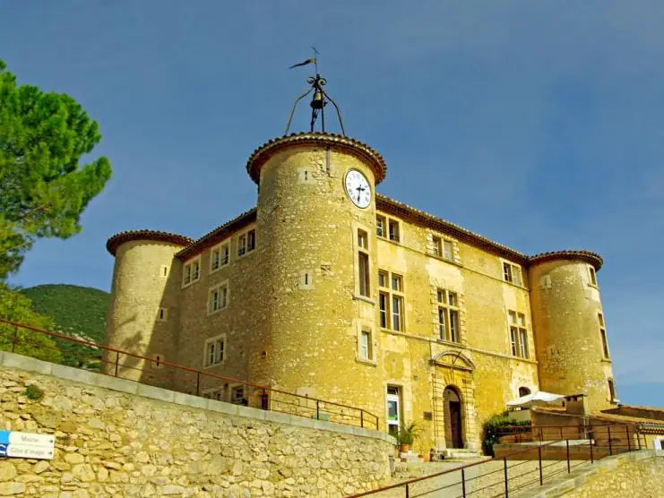 the château de Rustrel